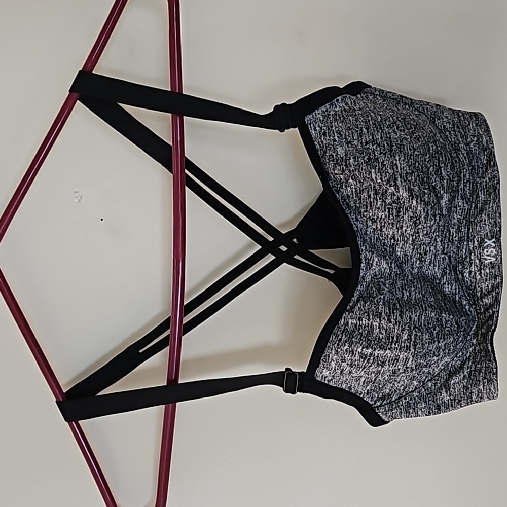 Victoria’s Secret sport VSX sports bra 34B adjustable straps